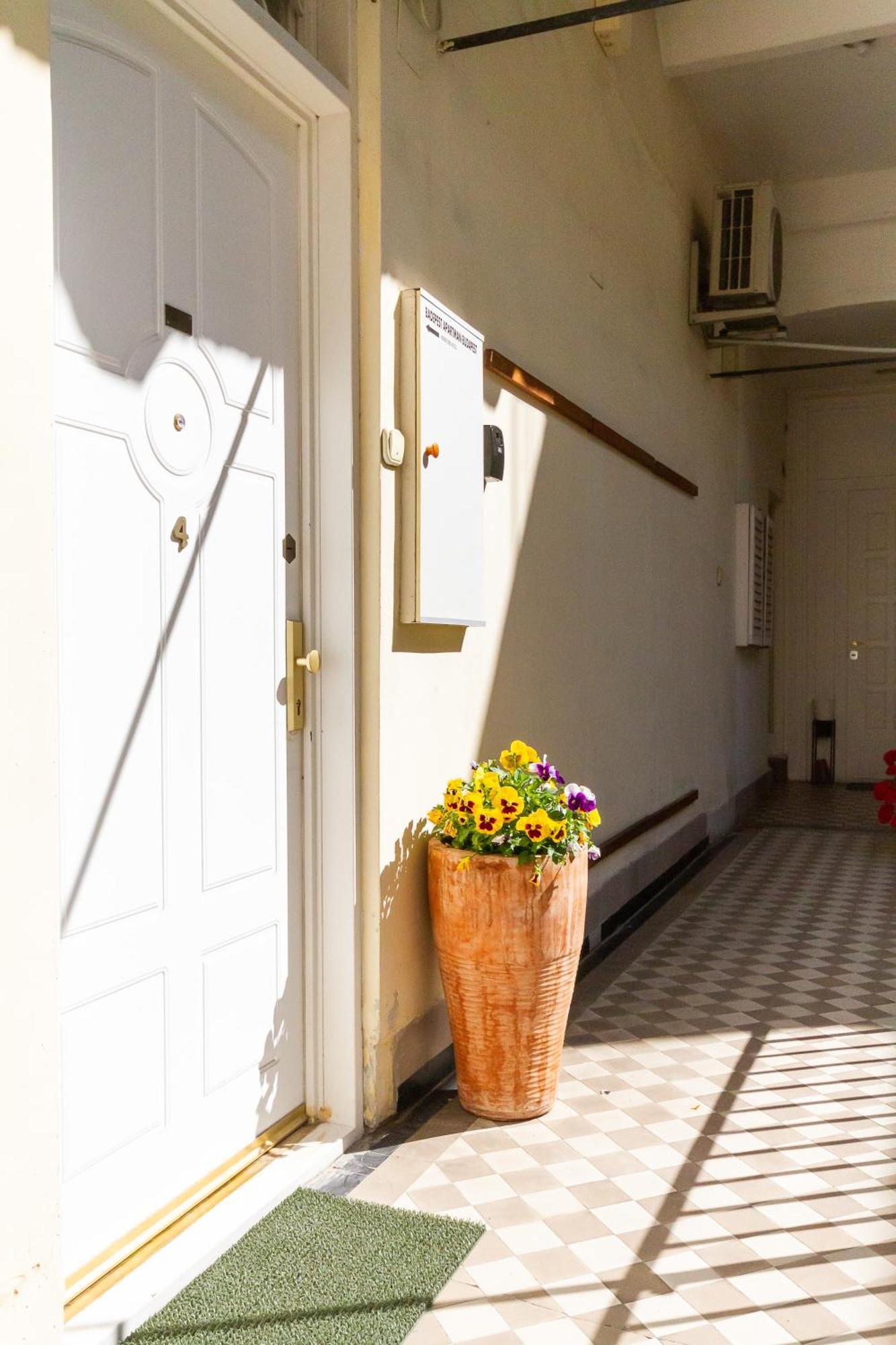 Badepest Apartment Budapeste Exterior foto
